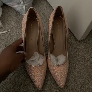 Glitter pumps